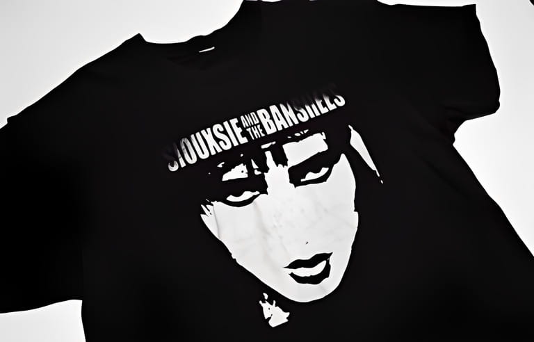 kent, uk 01.01.2023 authentic gildan 1990s siouxsie and the banshees face black t shirt from the 1990s. Adult Large Mens Black 90s Tour Rock Tee Graphic. rock and roll merchandise kent, uk 01.01.2023 authentic gildan 1990s siouxsie and the banshees face black t shirt from the 1990s. Adult Large Mens Black 90s Tour Rock Tee Graphic. rock and roll merchandise